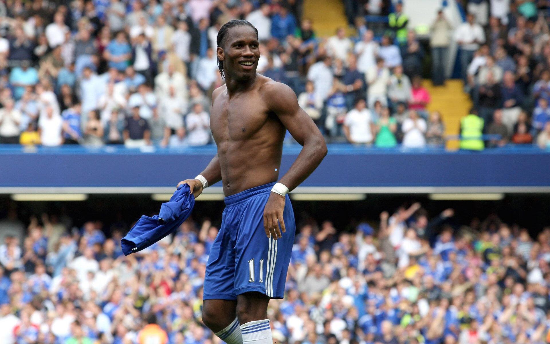 巴萨转会市场新目标，瑞尔森与坎塞洛进入视野，球队后防补强计划浮出水面